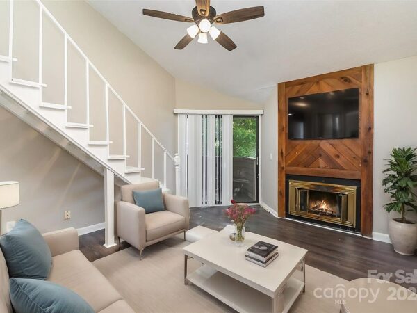152 Fir Street, 89123 Platinum Town