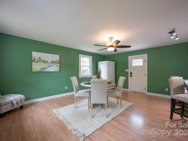 89 Ivy Lane, 45321 Iron Town