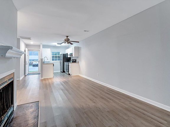 142 Quartz Street, 62954 Nickel City