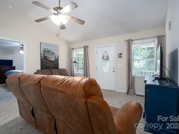 83 Jasmine St, 38451 Iron Town