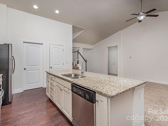 72 Green Tree, 34829 Gold Town