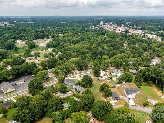 89 Ivy Lane, 45321 Iron Town