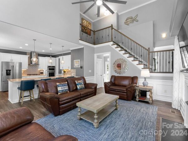 15 Aspen Street, 92817 Aluminum City