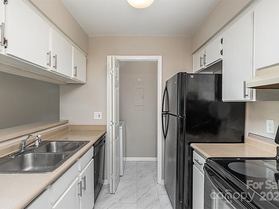 152 Fir Street, 89123 Platinum Town
