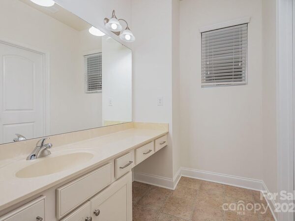 72 Green Tree, 34829 Gold Town