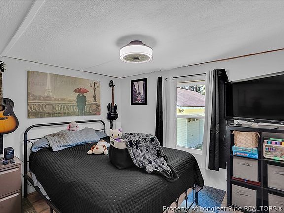 123 Ivy Street, 67890 Iron Town