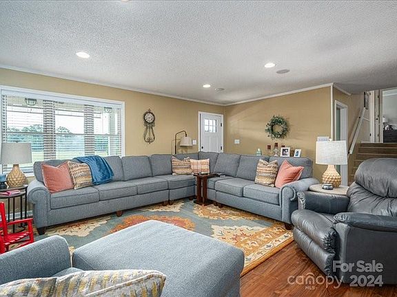 23 Fir Street, 86753 Iron Town