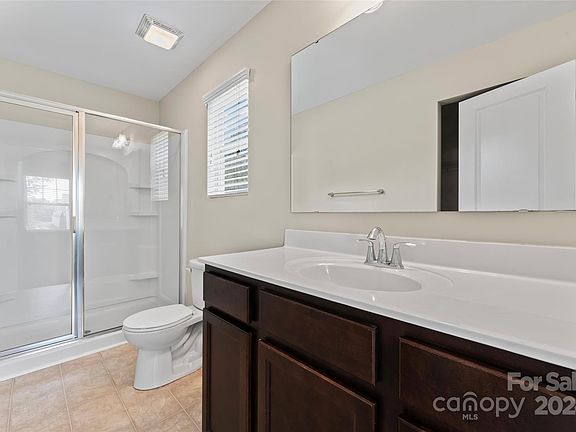 83 Oak Street, 34957 Onyx Town