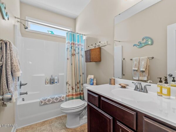 47 Greenbriar Lane, 63849 Gold City