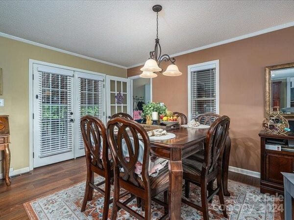 23 Fir Street, 86753 Iron Town