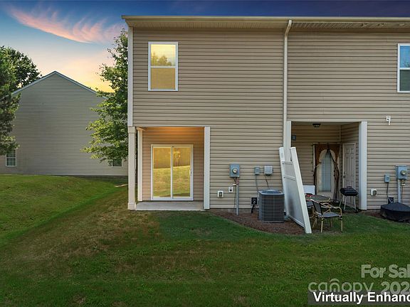 83 Oak Street, 34957 Onyx Town