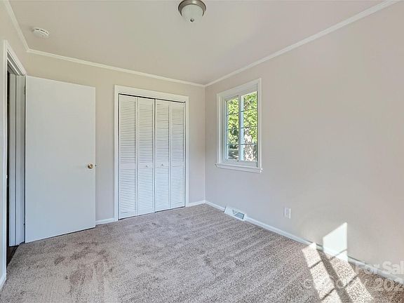 104 Green Street, 48396 Gold Town