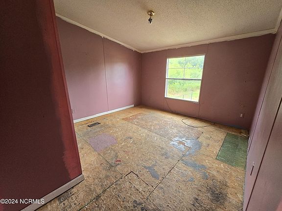 127 Oak Street, 58203 Onyx Town