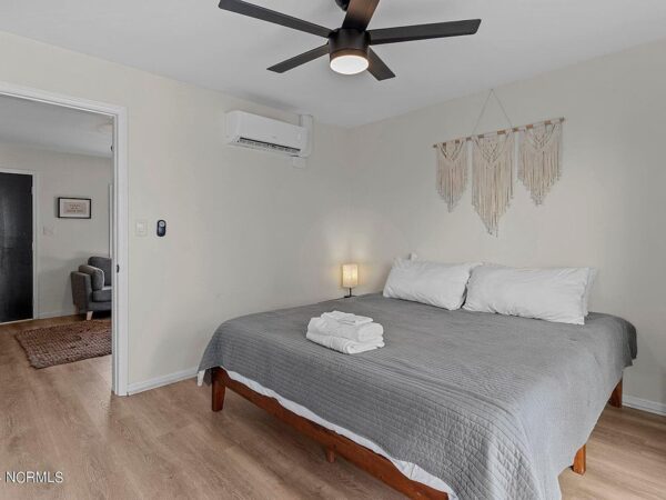 72 Jasmine Avenue, 48516 Iron Town