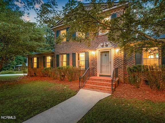 142 Willow Street, 90821 Steel City