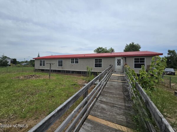 127 Oak Street, 58203 Onyx Town