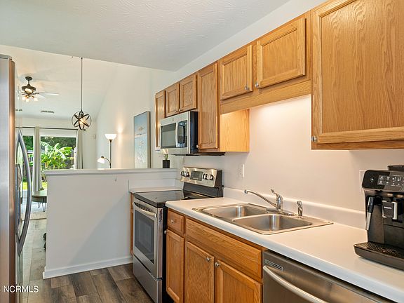 52 Pine Street, 72634 Platinum City