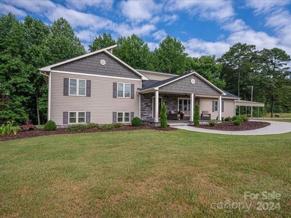 23 Fir Street, 86753 Iron Town