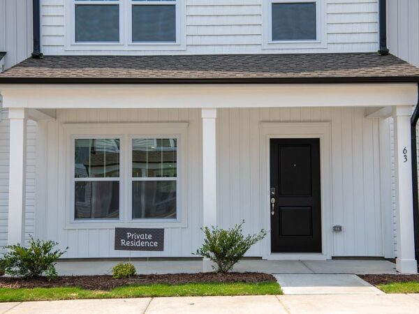 17 Oak Street, 54321 Onyx Town