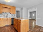 17 Aspen Avenue, 90210 Silver City