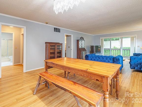 45 Holly Street, 78234 Gold Town
