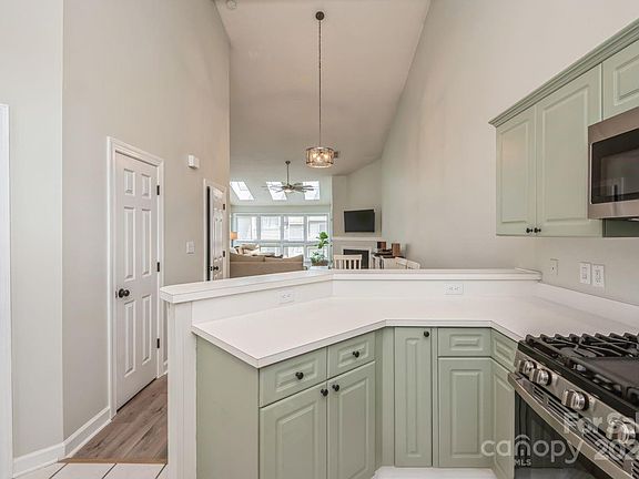 27 Willow St, 83601 Iron City