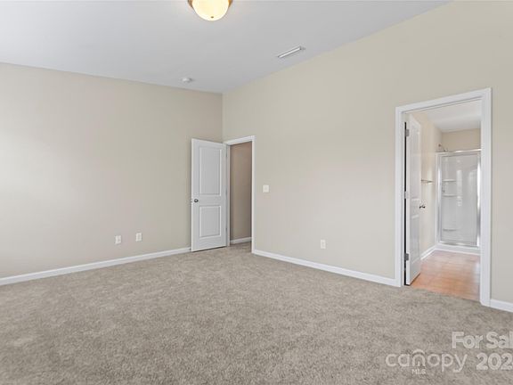83 Oak Street, 34957 Onyx Town