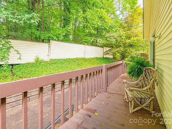 45 Holly Street, 78234 Gold Town