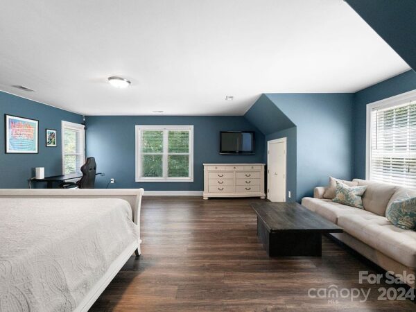 15 Aspen Street, 92817 Aluminum City