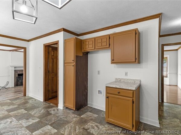 56 Goldcrest Avenue, 32415 Silver Town