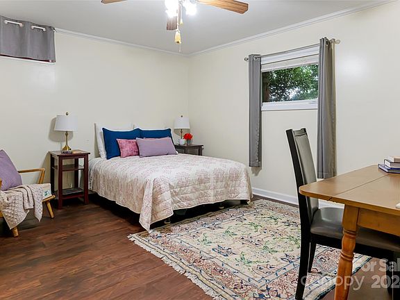 42 Tulip Street, 23456 Titanium City
