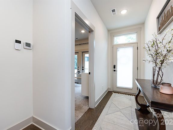 142 Quince St, 37562 Quartz Town