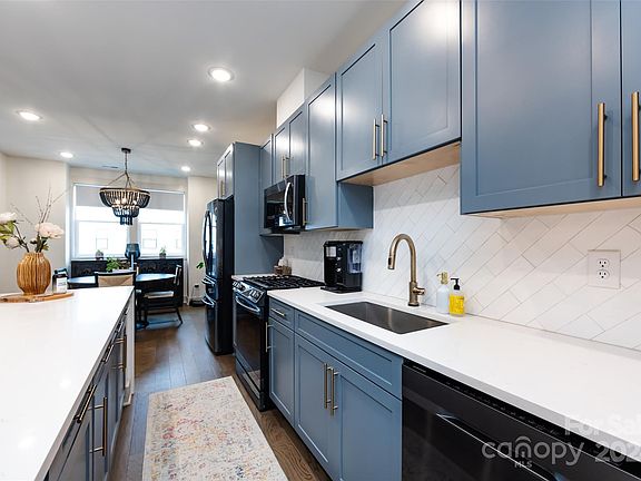 142 Quince St, 37562 Quartz Town