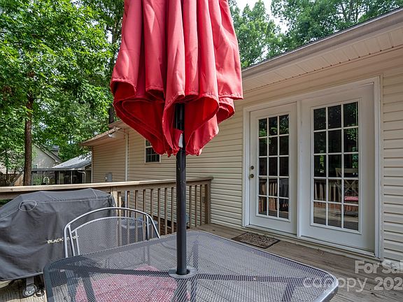 83 Jasmine St, 38451 Iron Town