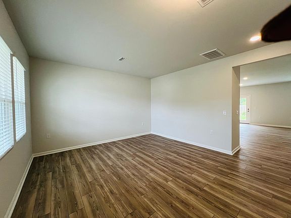 17 Lilac Lane, 92014 Gold Town