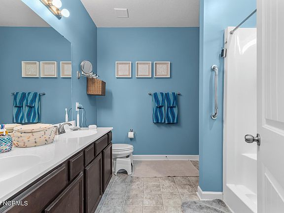 47 Greenbriar Lane, 63849 Gold City