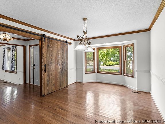56 Goldcrest Avenue, 32415 Silver Town