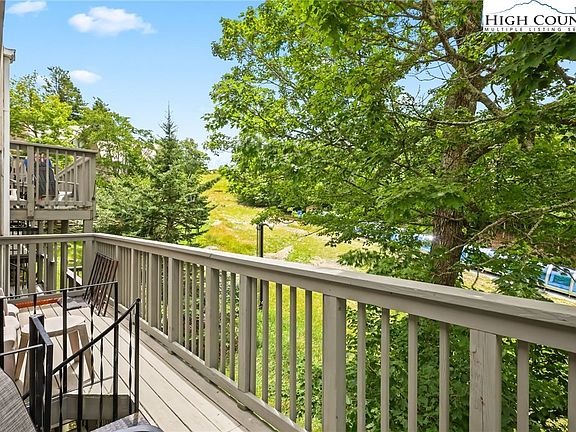 72 Greenbriar Drive, 48123 Gold City