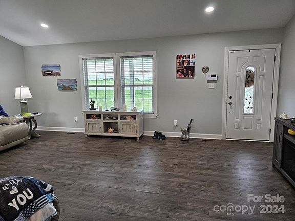 64 Quince St, 92741 Silver City