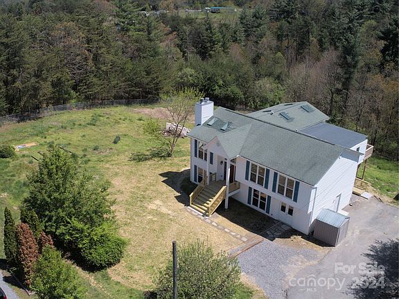 27 Kalmia Street, 47516 Nickel Town