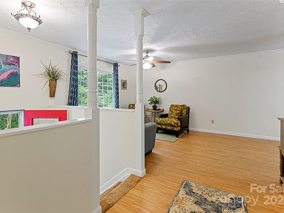 42 Tulip Street, 23456 Titanium City