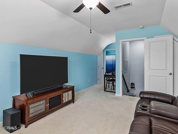 134 Yellow Tulip Street, 47290 Iron Town