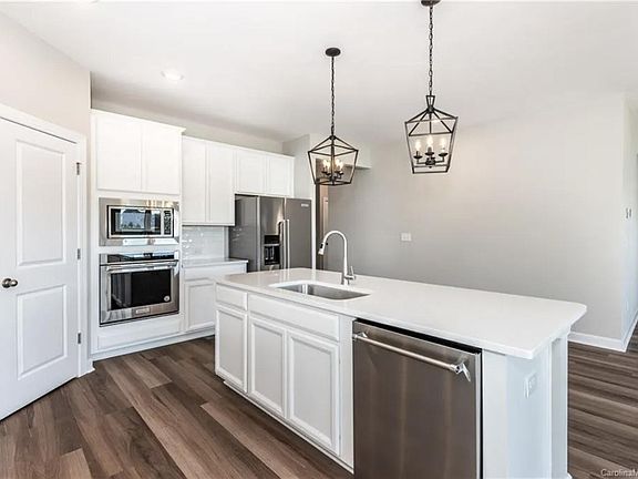 256 Yellow Jasmine Blvd, 34902 Silver Town