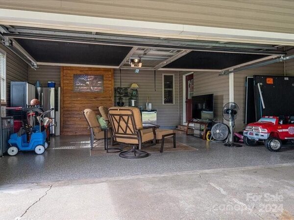 23 Fir Street, 86753 Iron Town