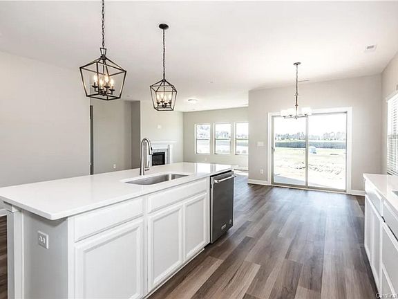 256 Yellow Jasmine Blvd, 34902 Silver Town