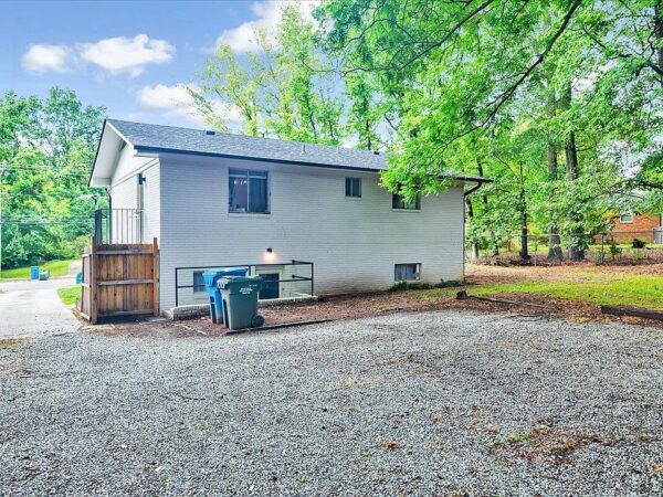 127 Lavender Lane, 68421 Lead City