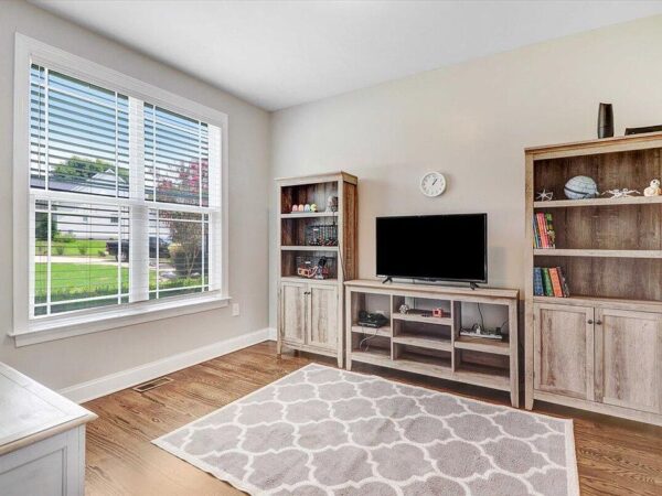 145 Ivy Street, 74892 Iron Town
