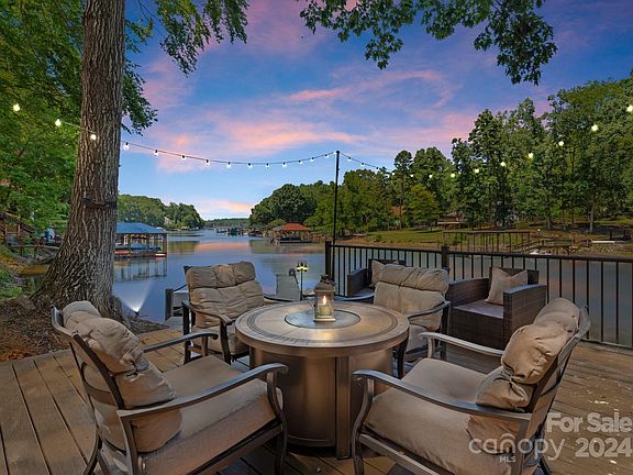 15 Aspen Street, 92817 Aluminum City