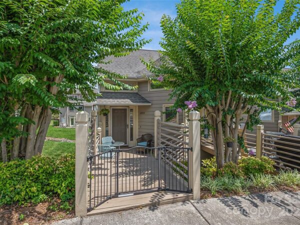 27 Willow St, 83601 Iron City