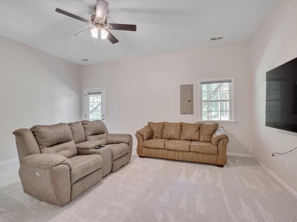 82 Nectarine Street, 27410 Nickel Town